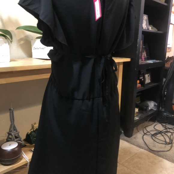 Black Dress NWT Very Flattering - Picture 8 of 8